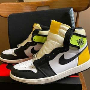 Air Jordan 1 Retro High OG “Volt Gold”